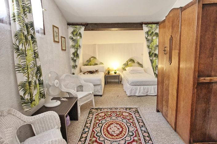 Image No.10-7 Bed House for sale