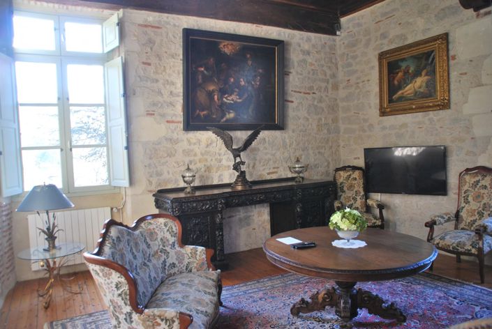 Image No.8-5 Bed House for sale