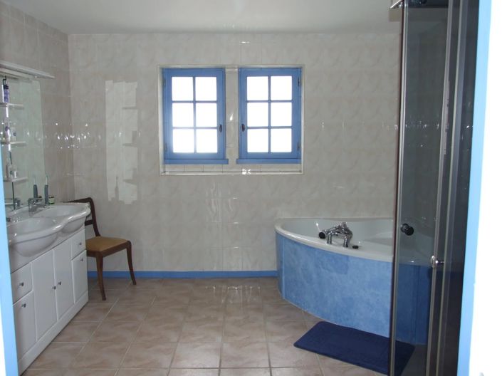 Image No.12-5 Bed House for sale