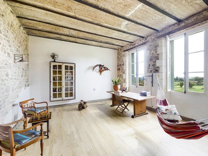 Image No.10-9 Bed House for sale