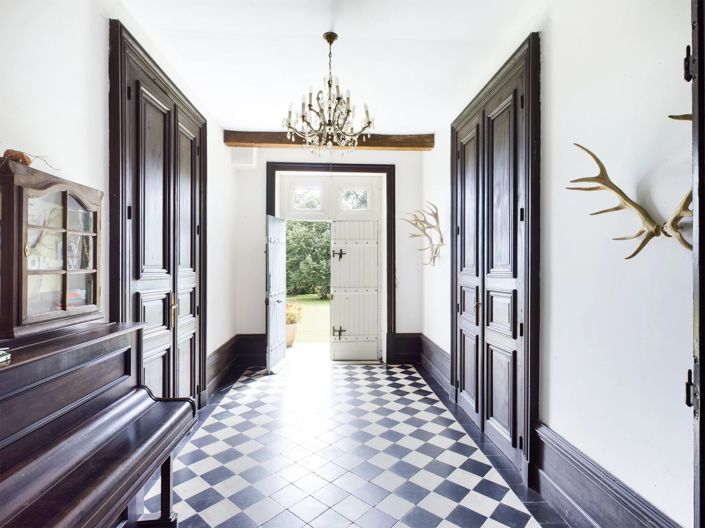 Image No.4-9 Bed House for sale