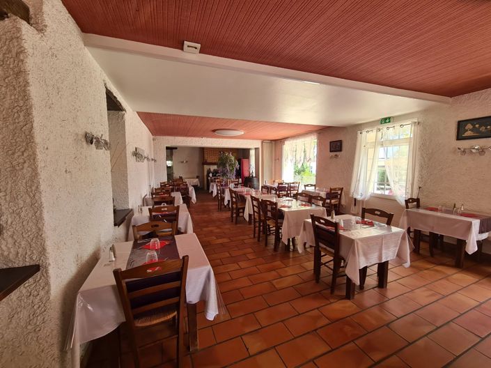 Image No.7-9 Bed House for sale