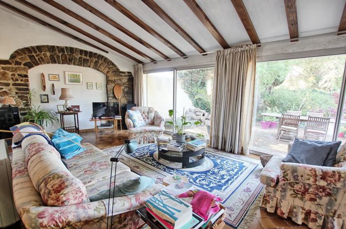 Image No.4-6 Bed House for sale