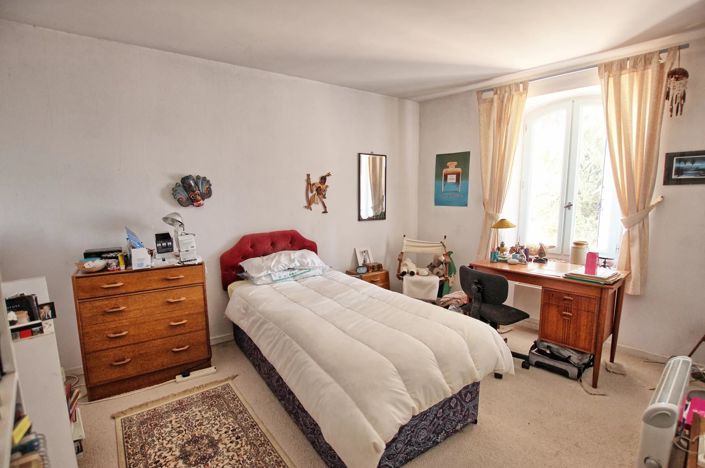 Image No.6-6 Bed House for sale