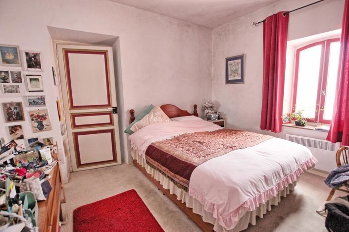 Image No.8-6 Bed House for sale