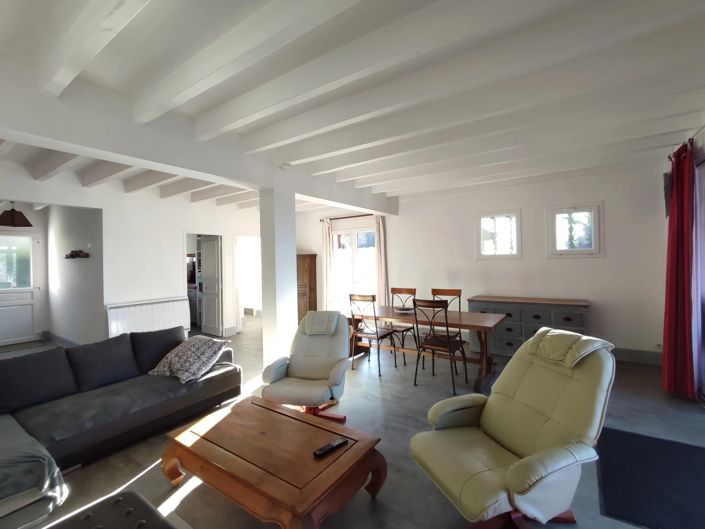 Image No.6-10 Bed House for sale