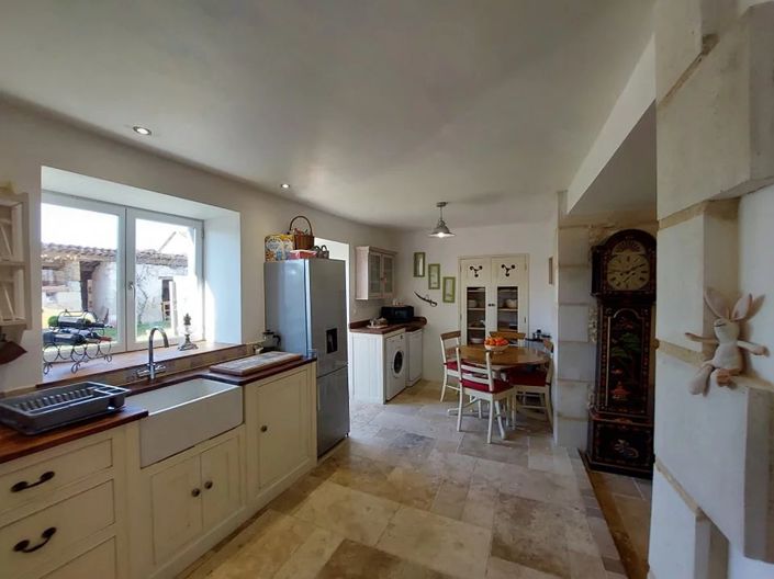 Image No.6-2 Bed House for sale