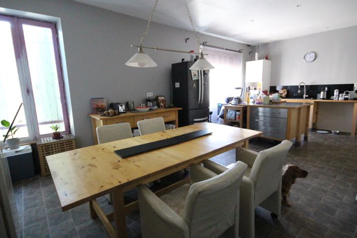 Image No.5-5 Bed Commercial for sale