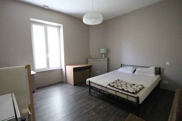 Image No.8-5 Bed Commercial for sale