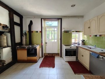 8233a30c3d2f3ee9662f5c90fcd65d221d2a95ace0192