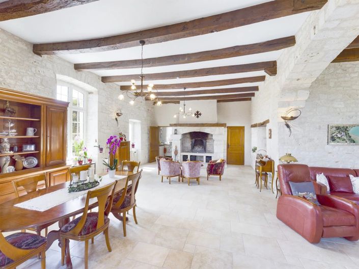 Image No.6-5 Bed House for sale