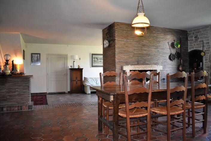 Image No.12-6 Bed House for sale