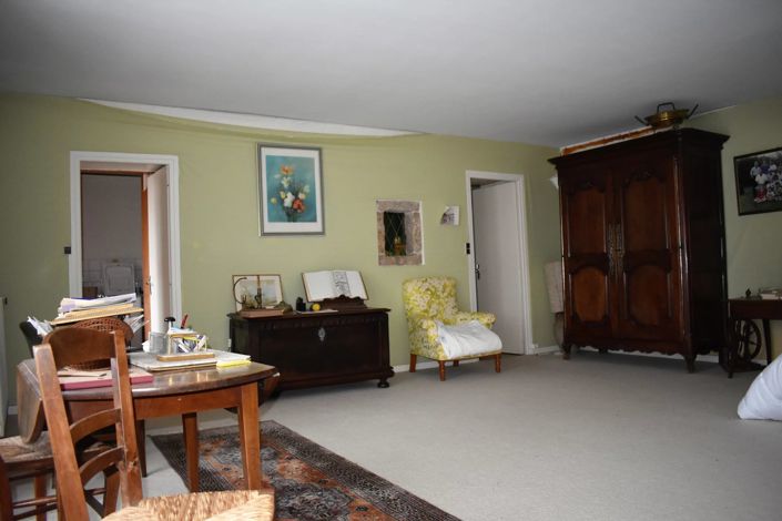 Image No.6-6 Bed House for sale