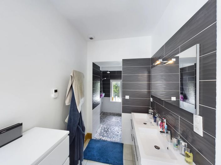 Image No.9-9 Bed House for sale