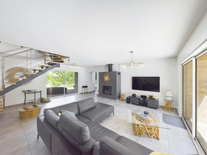 Image No.4-9 Bed House for sale