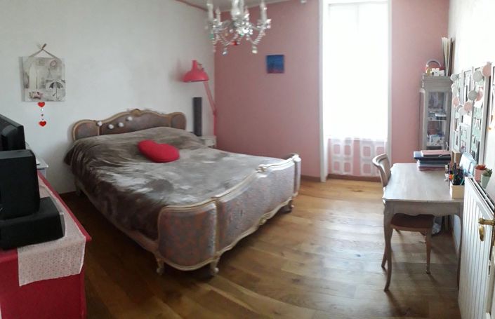 Image No.11-6 Bed House for sale