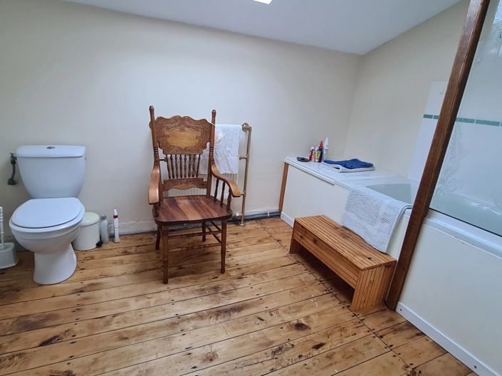 Image No.14-7 Bed Farmhouse for sale