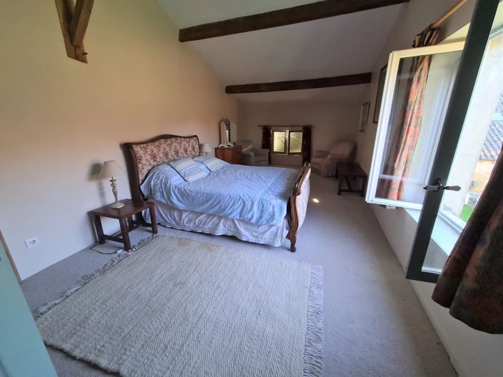 Image No.8-7 Bed Farmhouse for sale