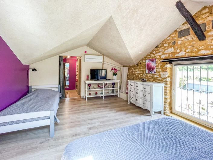 Image No.12-5 Bed House for sale