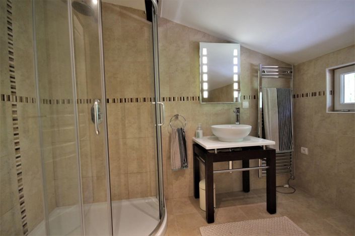 Image No.14-6 Bed House for sale