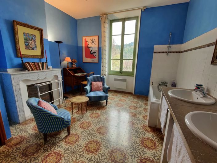 Image No.10-14 Bed House for sale