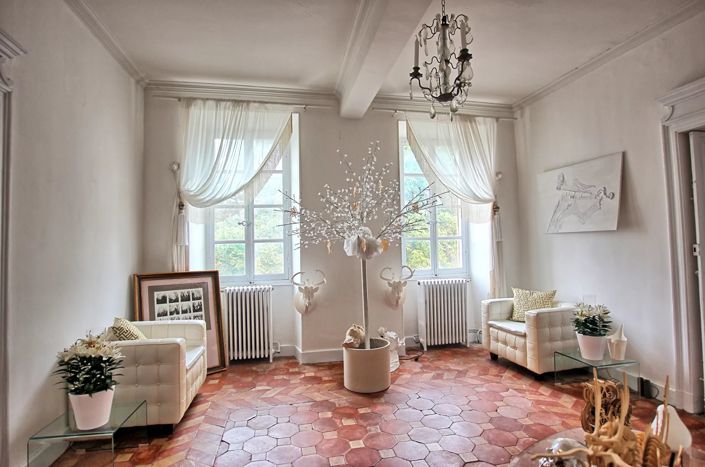 Image No.12-11 Bed House for sale