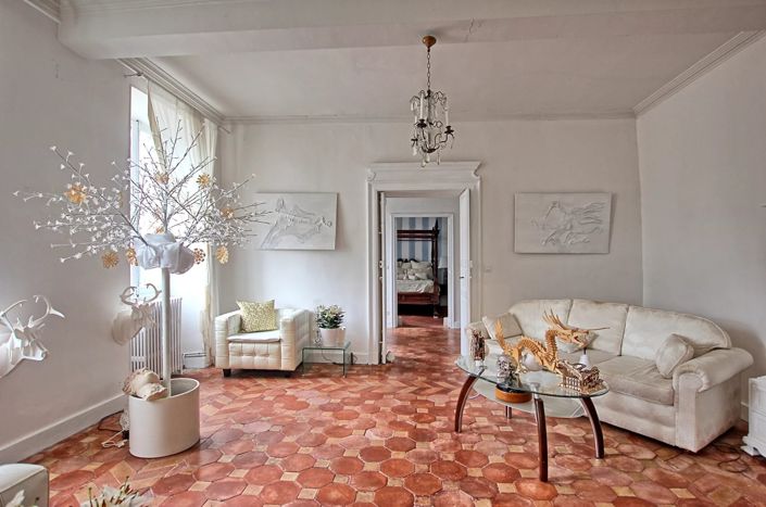 Image No.6-11 Bed House for sale