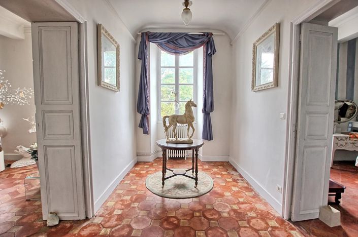 Image No.8-11 Bed House for sale