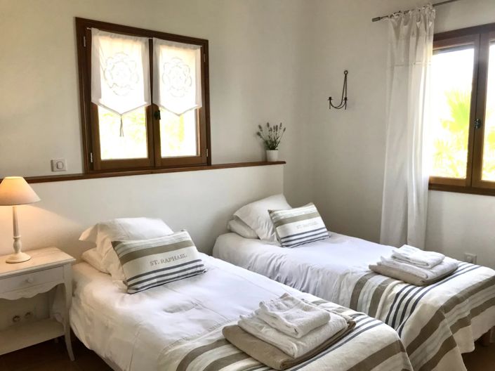 Image No.8-3 Bed House for sale