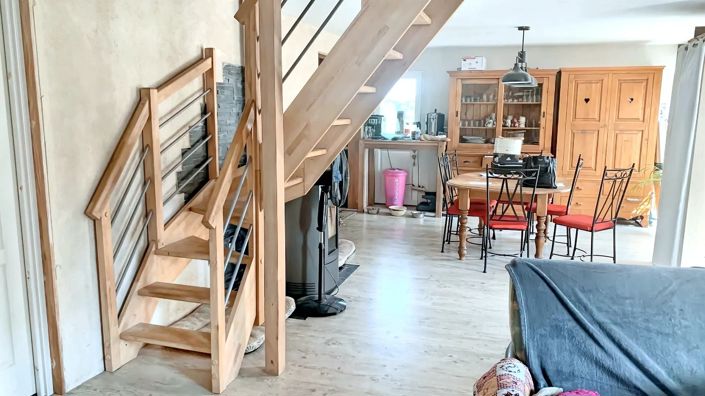 Image No.8-8 Bed House for sale