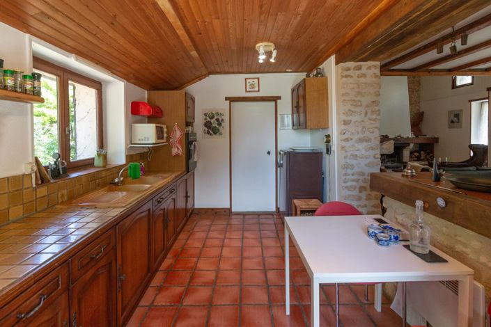 Image No.11-2 Bed House for sale