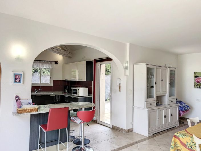 Image No.10-4 Bed Property for sale