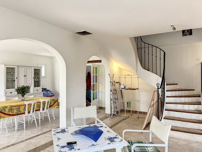 Image No.15-4 Bed Property for sale