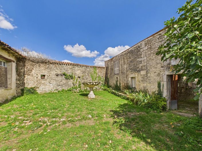 Image No.14-4 Bed Village House for sale