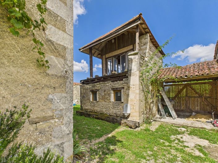 Image No.15-4 Bed Village House for sale