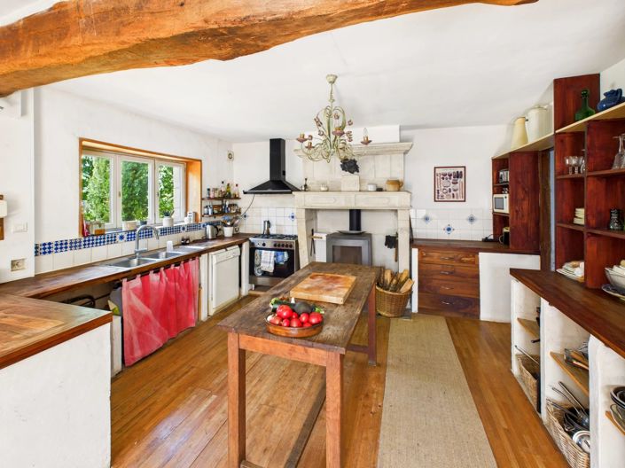 Image No.4-4 Bed Village House for sale