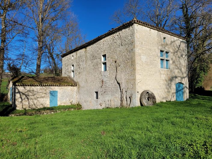 Image No.2-4 Bed House for sale