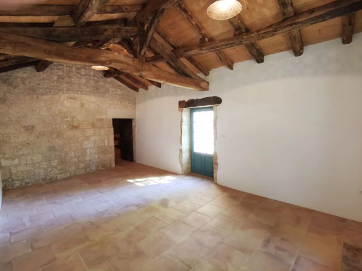 Image No.8-4 Bed House for sale