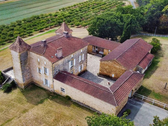 Image No.2-8 Bed House for sale