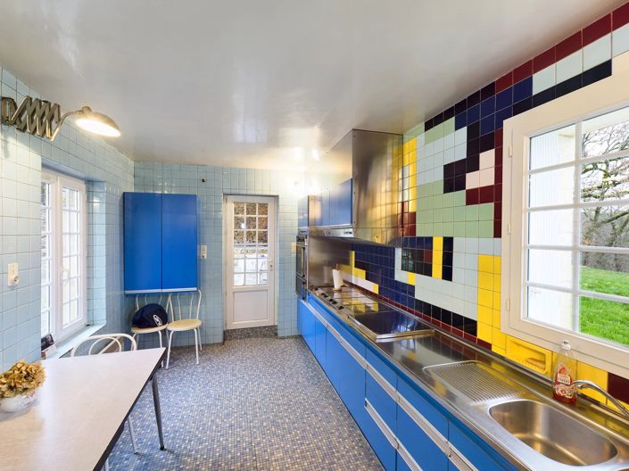 Image No.6-8 Bed House for sale