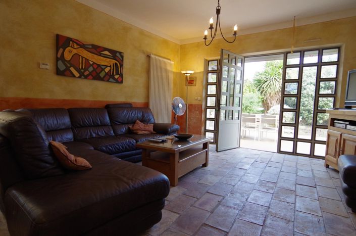 Image No.4-5 Bed House for sale