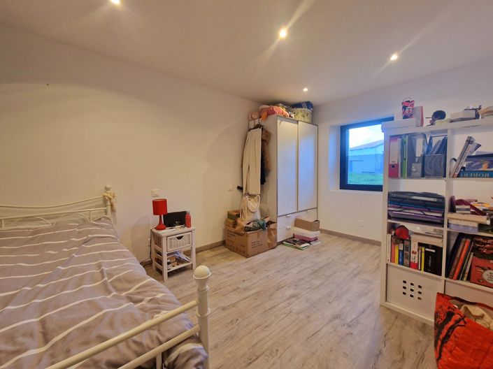 Image No.7-7 Bed House for sale