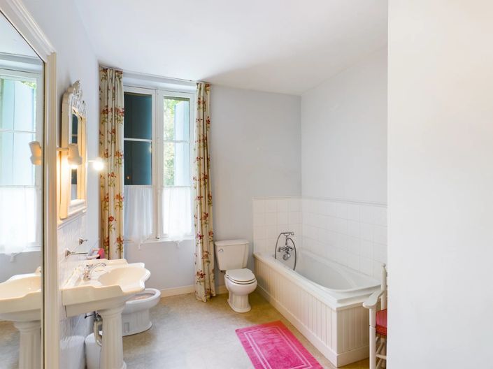 Image No.14-8 Bed House for sale