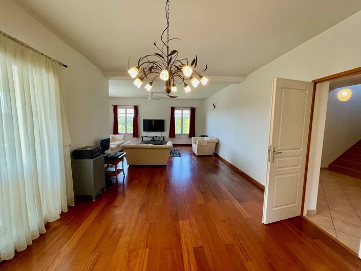 Image No.5-3 Bed House for sale