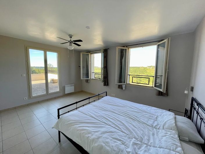 Image No.8-3 Bed House for sale