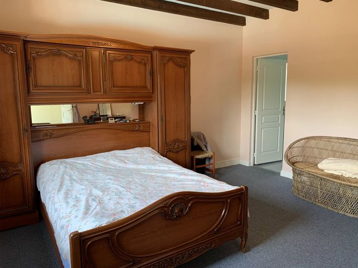 Image No.8-5 Bed House for sale