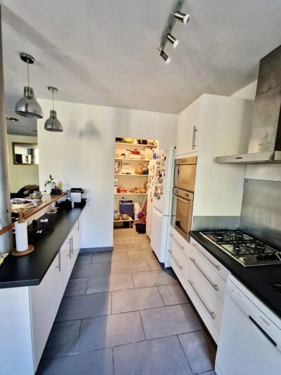 Image No.7-4 Bed Property for sale