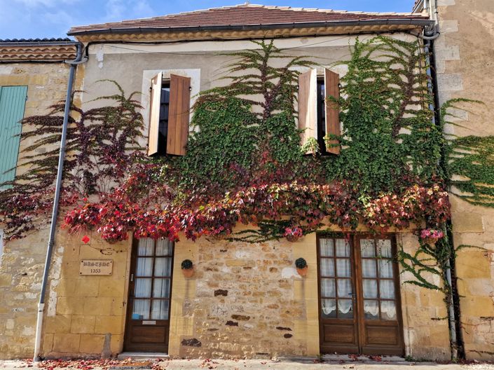 Image No.1-4 Bed Village House for sale
