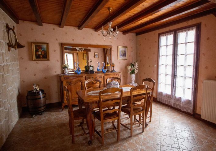 Image No.6-4 Bed House for sale