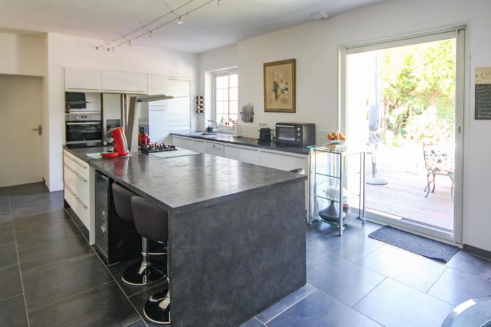 Image No.4-4 Bed House for sale